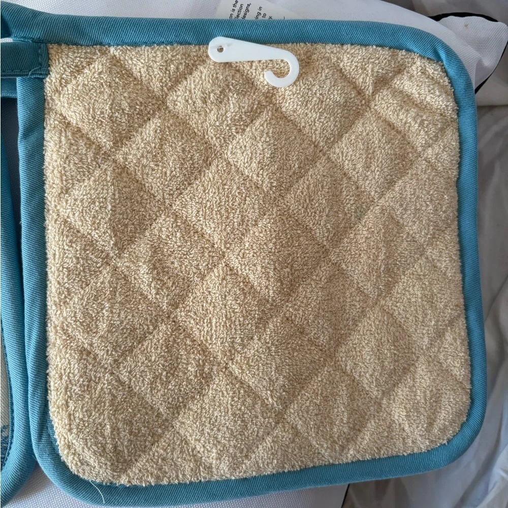 Tree Print Pot Holder Set with Blue Trim